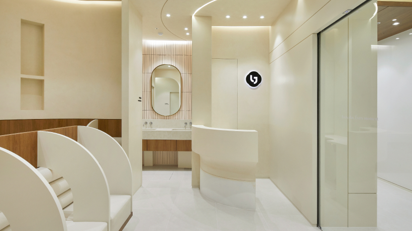 17F ห้องหัตถการศูนย์ผิวหนัง พื้นที่รอรับบริการ 2